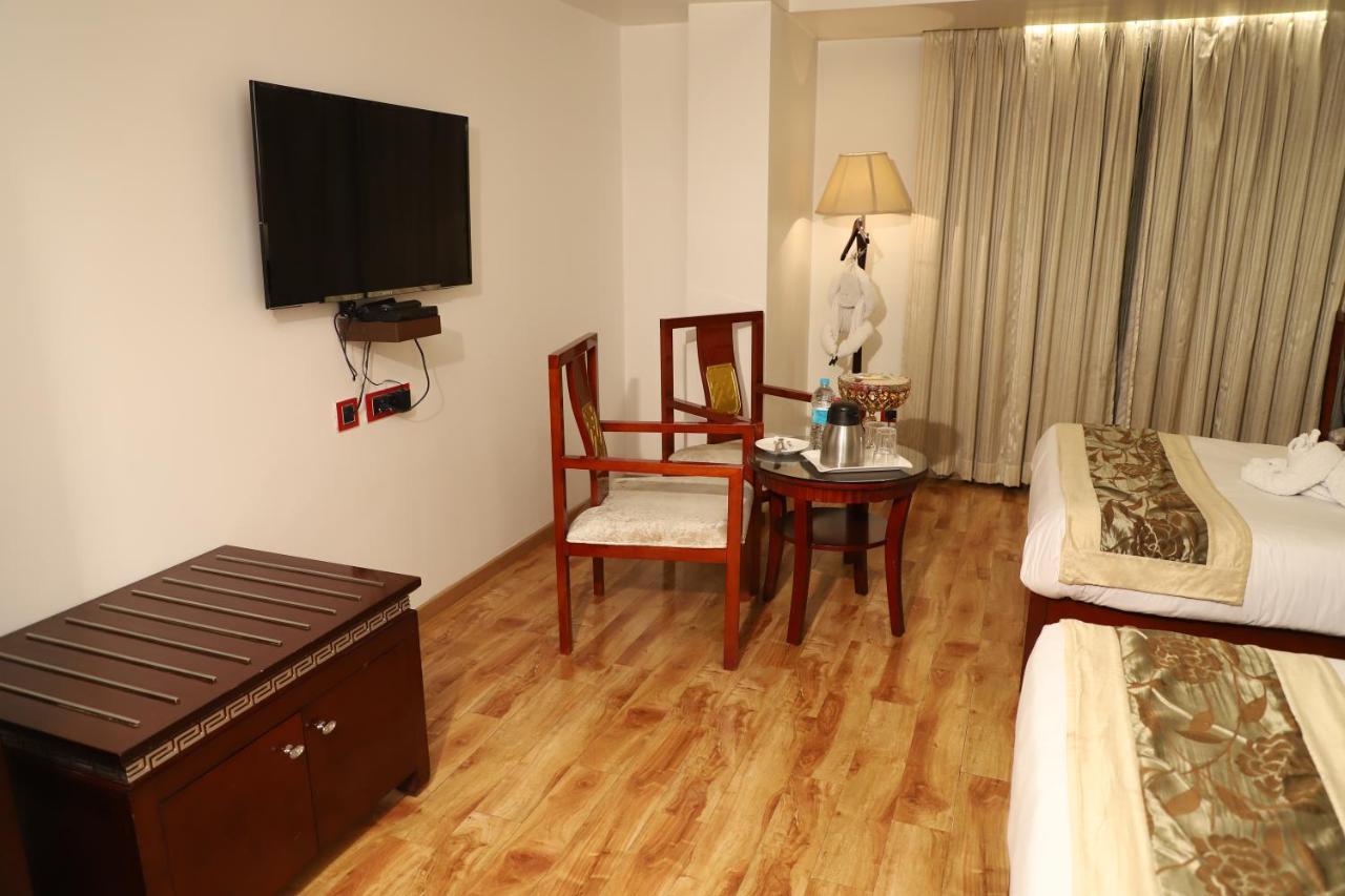 Republic Hotel باتنا المظهر الخارجي الصورة