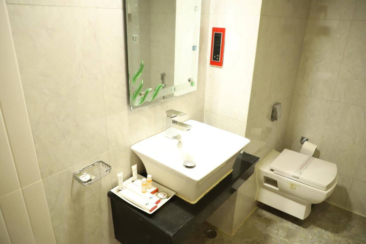 Republic Hotel باتنا المظهر الخارجي الصورة
