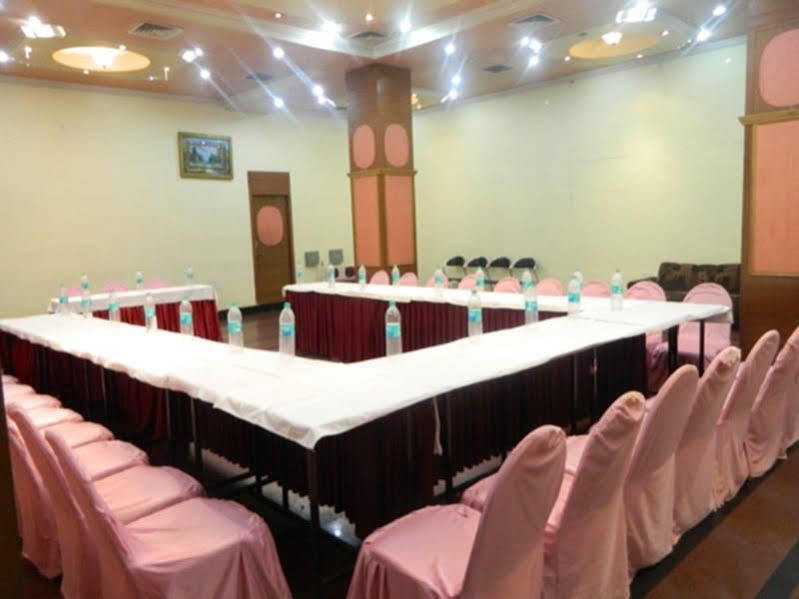 Republic Hotel باتنا المظهر الخارجي الصورة