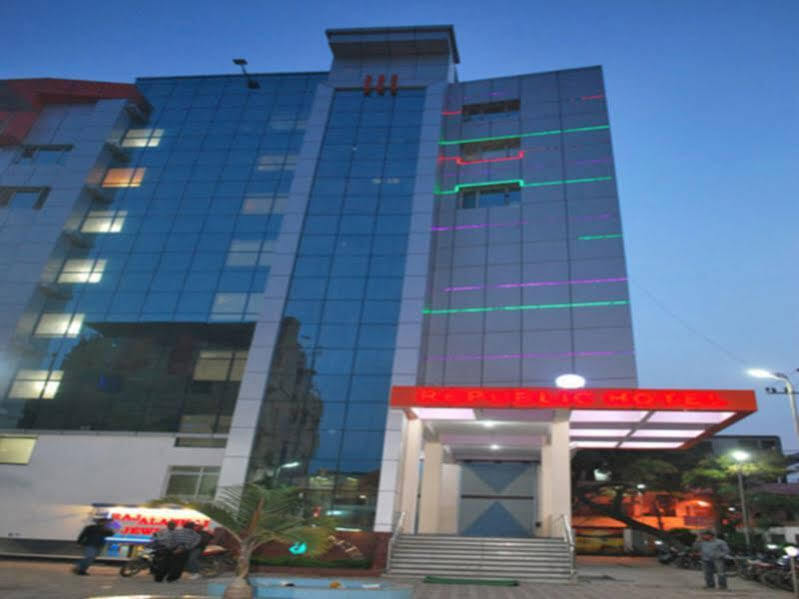 Republic Hotel باتنا المظهر الخارجي الصورة